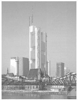 A FRANCOFORTE UN GRATTACIELO BIOCLIMATICO: ARIA, LUCE, GIARDINI E NOTEVOLI RISPARMI DI ENERGIA